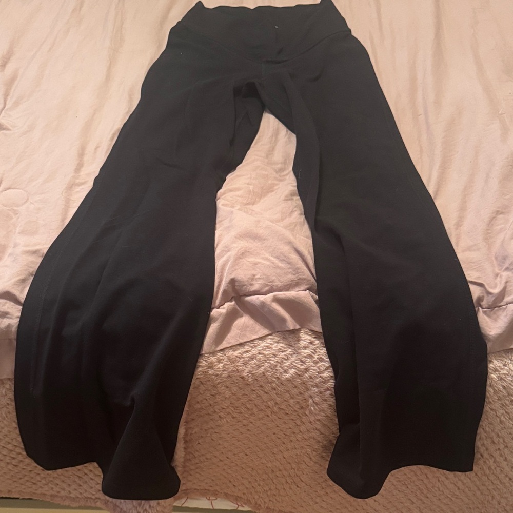 Women’s Old Navy Active Powerchill Black Flared Leggings